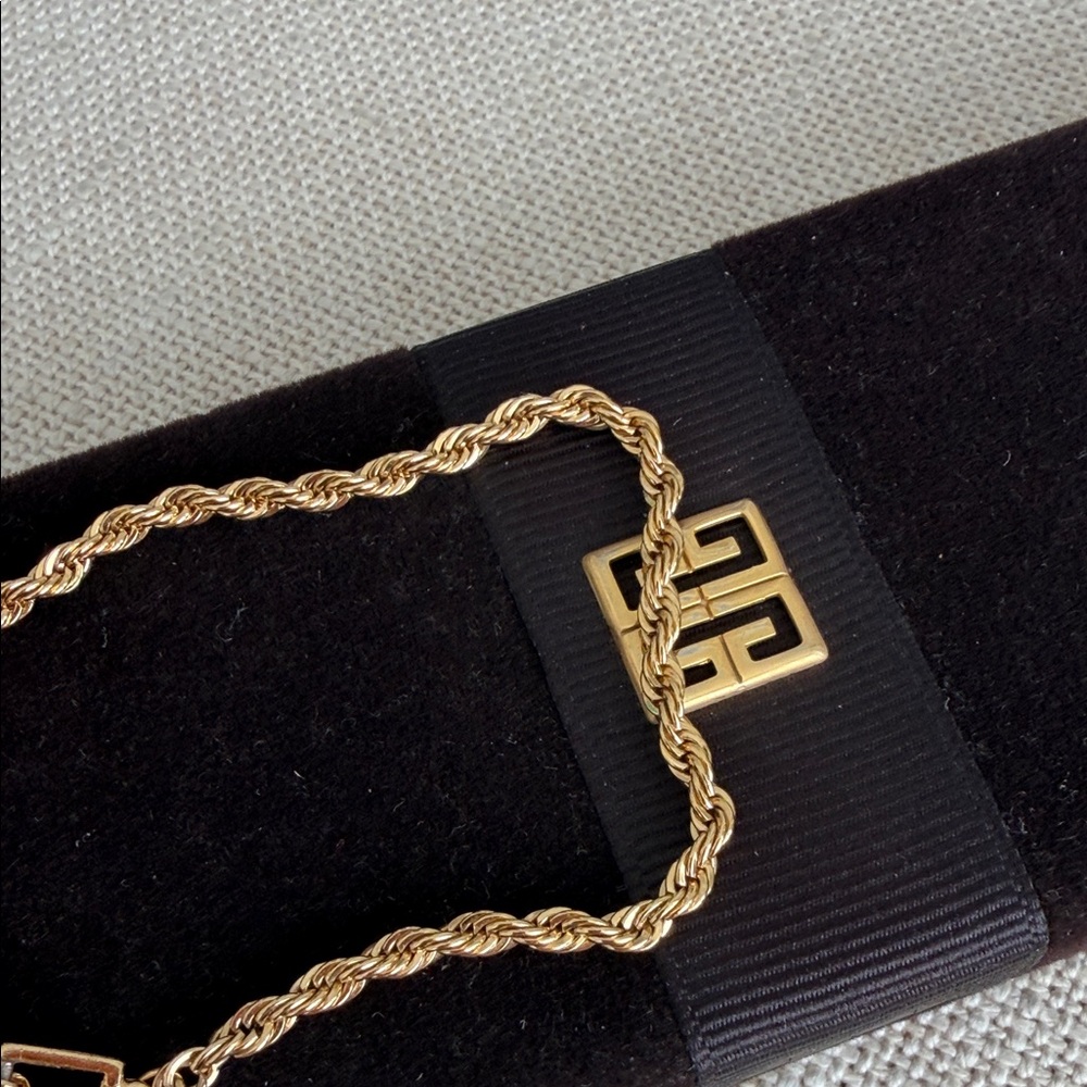 Givenchy Gold Twisted Chain Bracelet 6.5 inches - Picture 2 of 4